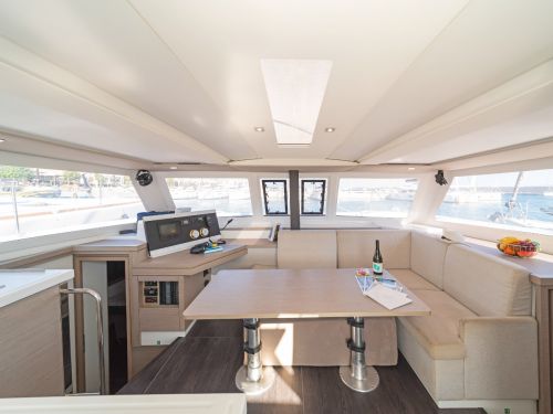 Fountaine Pajot Lucia 40