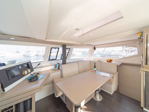 Fountaine Pajot Lucia 40