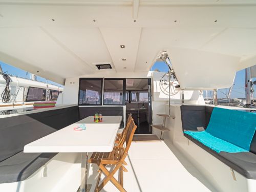 Fountaine Pajot Lucia 40