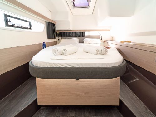 Fountaine Pajot Lucia 40