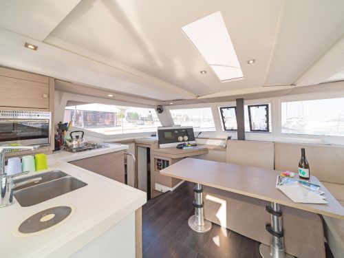 Fountaine Pajot Lucia 40