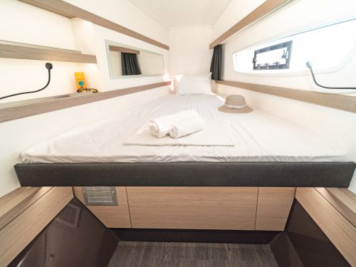 Fountaine Pajot Lucia 40