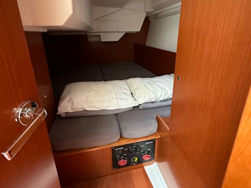 Beneteau Oceanis 38.1