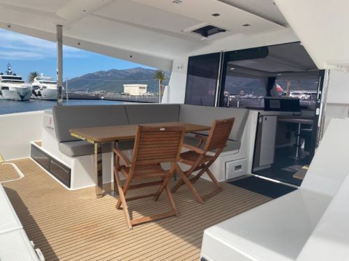 Fountaine Pajot Lucia 40