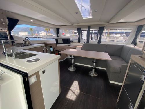 Fountaine Pajot Lucia 40