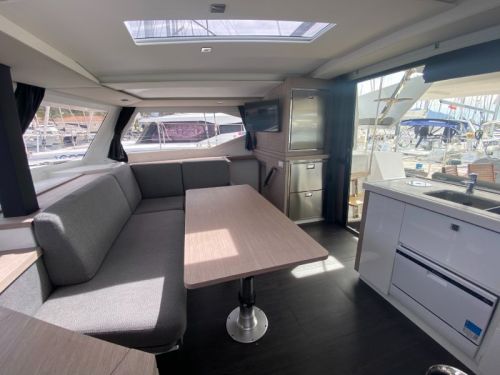 Fountaine Pajot Lucia 40