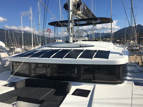 Lagoon 52