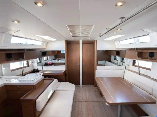 Beneteau Oceanis 51.1