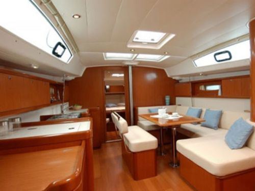 Beneteau Oceanis 43