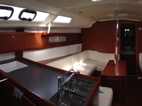 Beneteau Oceanis 37