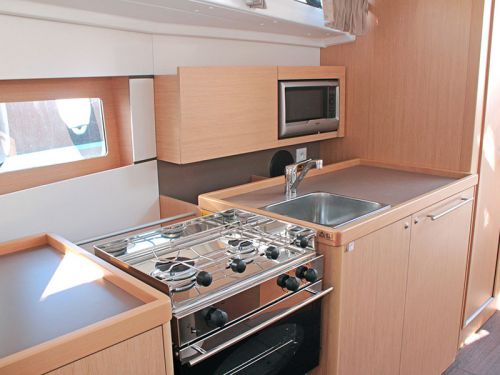 Beneteau Oceanis 38.1