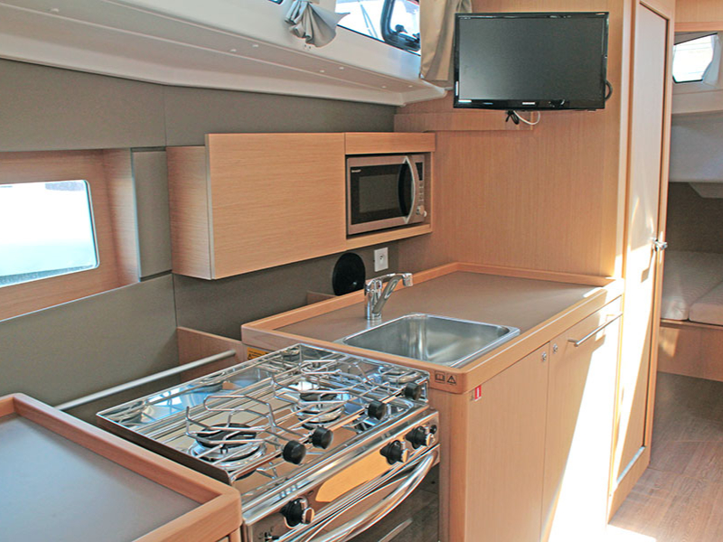 Beneteau Oceanis 38.1