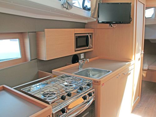 Beneteau Oceanis 38.1