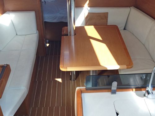 Jeanneau Sun Odyssey 379