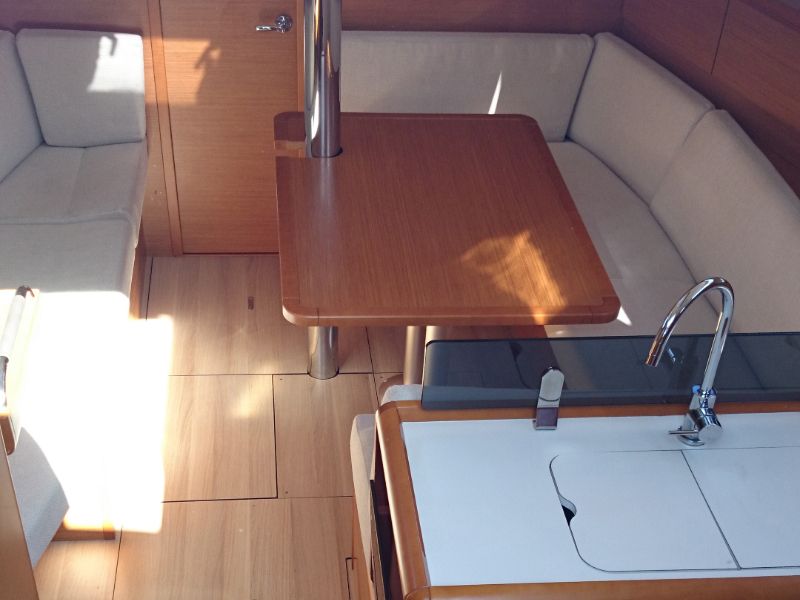 Jeanneau Sun Odyssey 379