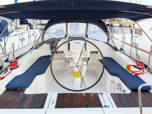 Beneteau Oceanis 37