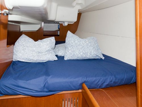 Beneteau Oceanis 37
