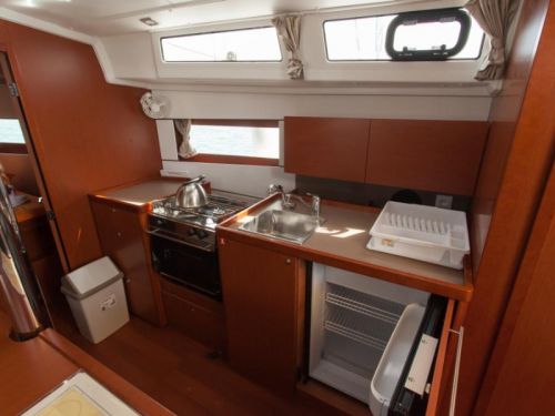 Beneteau Oceanis 38.1