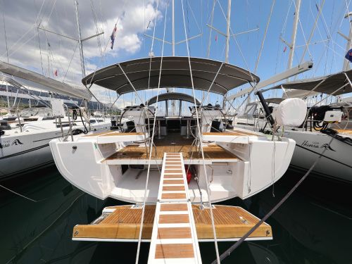 Hanse 548