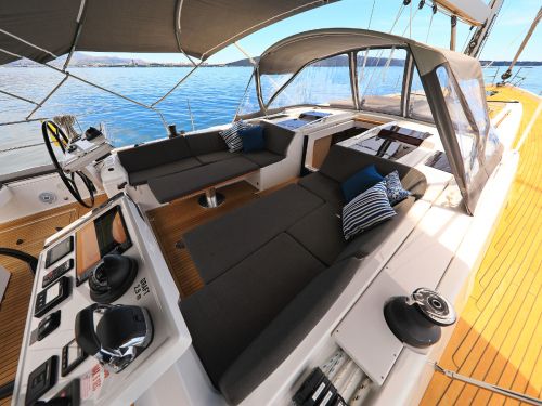 Hanse 588