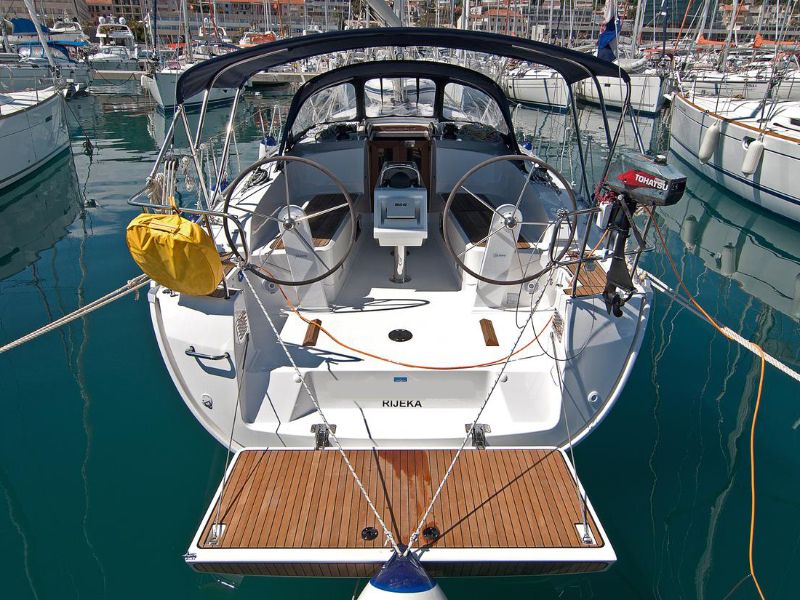 Bavaria 37