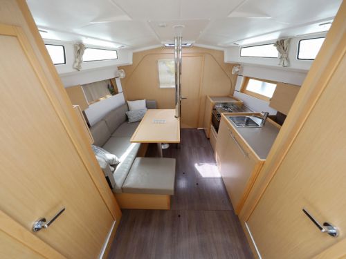 Beneteau Oceanis 38