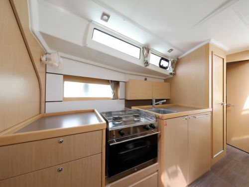 Beneteau Oceanis 38