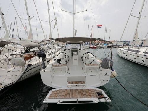 Beneteau Oceanis 38