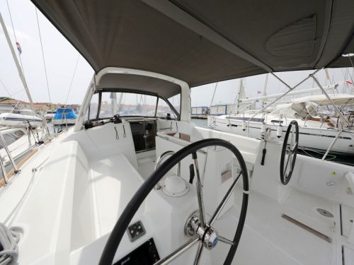 Beneteau Oceanis 38