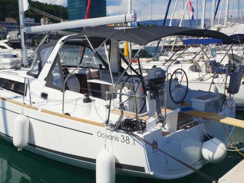 Beneteau Oceanis 38.1