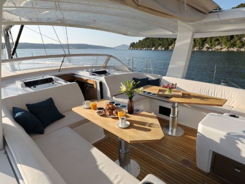 Hanse 675