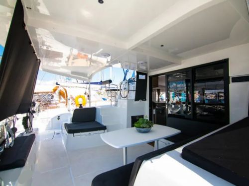 Lagoon 42