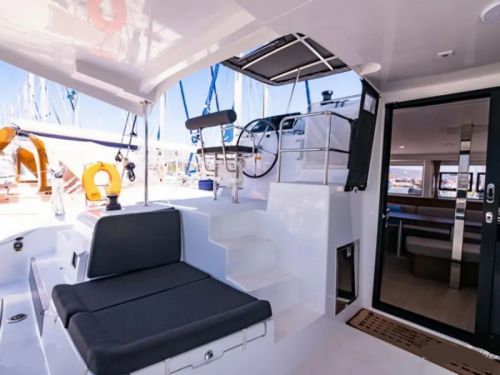 Lagoon 42