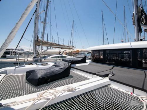 Lagoon 42