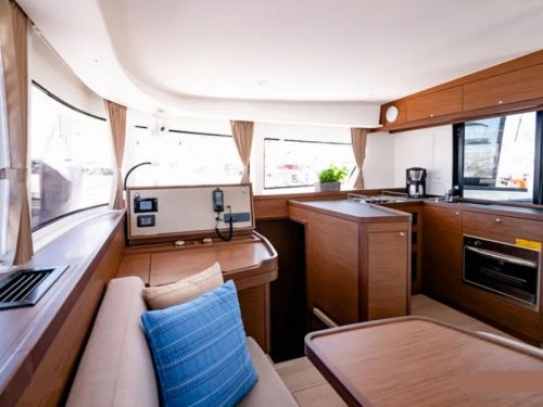 Lagoon 42