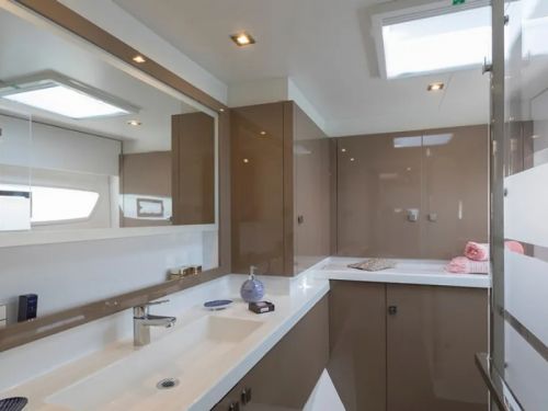 Fountaine Pajot Astrea 42