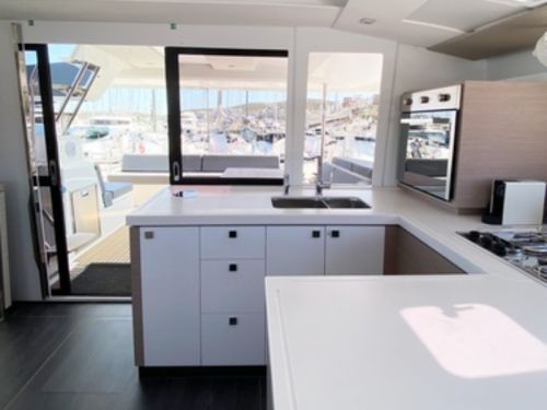 Fountaine Pajot Astrea 42