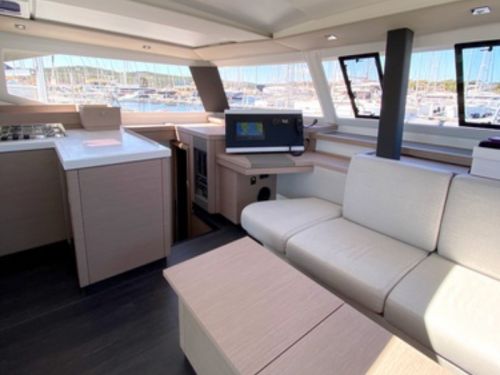 Fountaine Pajot Astrea 42