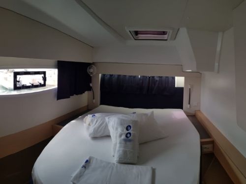 Fountaine Pajot Astrea 42