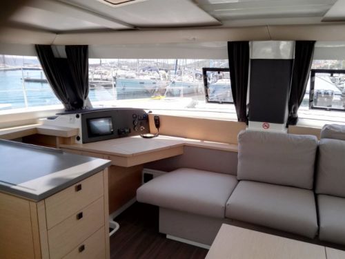 Fountaine Pajot Helia 44