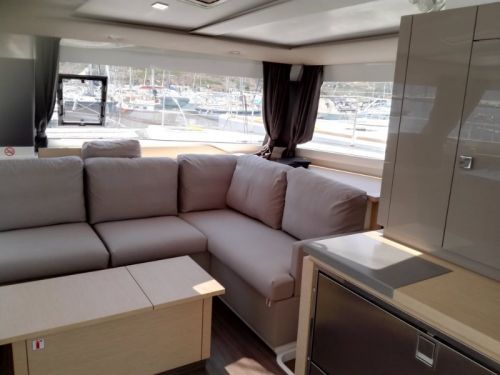 Fountaine Pajot Helia 44