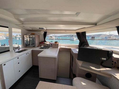 Fountaine Pajot Astrea 42