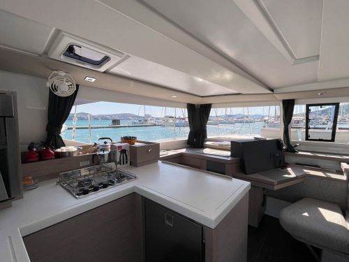 Fountaine Pajot Astrea 42