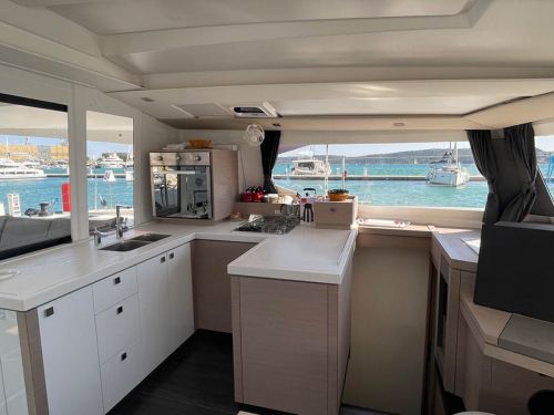 Fountaine Pajot Astrea 42