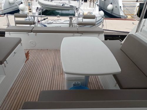 Lagoon 40