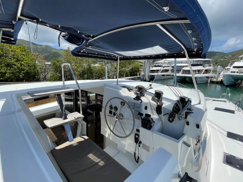 Fountaine Pajot Lucia 40