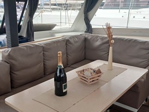 Fountaine Pajot Lucia 40