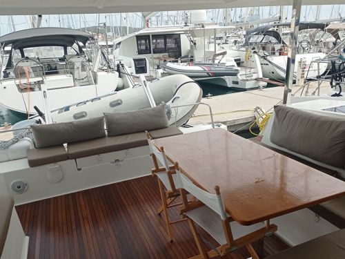 Fountaine Pajot Lucia 40