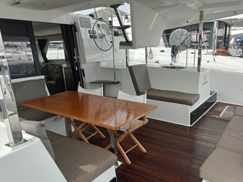 Fountaine Pajot Lucia 40