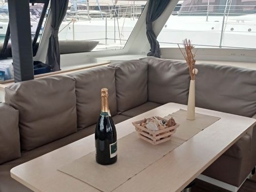 Fountaine Pajot Lucia 40